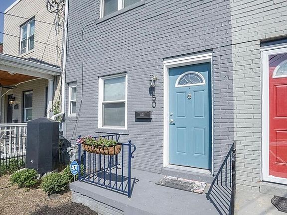 2nd image of 150 35th St NE