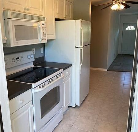 3rd image of 510 SW 15th St #205