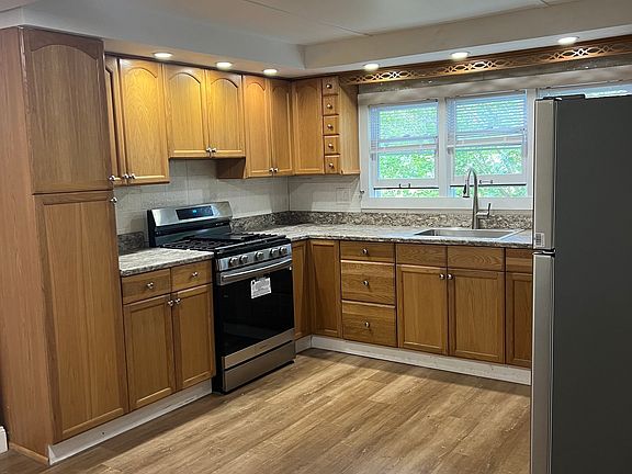 5th image of 97 Cottage Rd #1