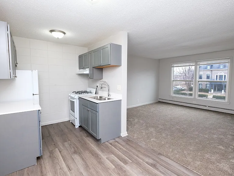 Pillsbury Apartments — Photo 19
