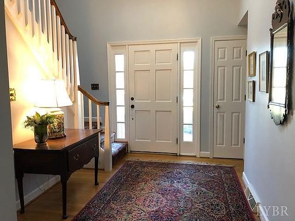 4th image of 3327 Dorchester Ct
