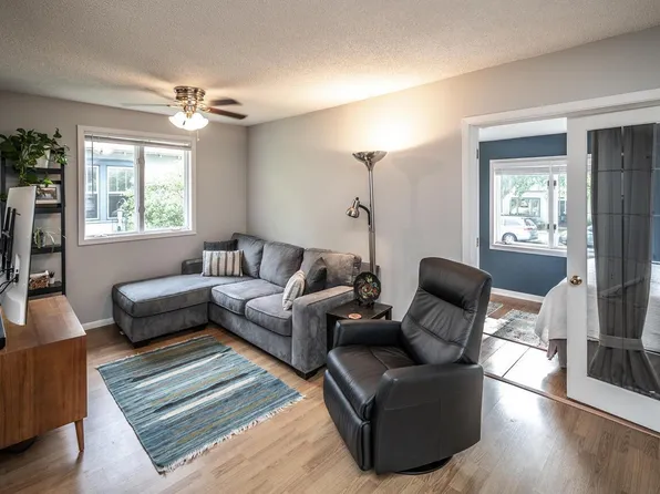 1831 Pleasant St, Lauderdale, MN 55113