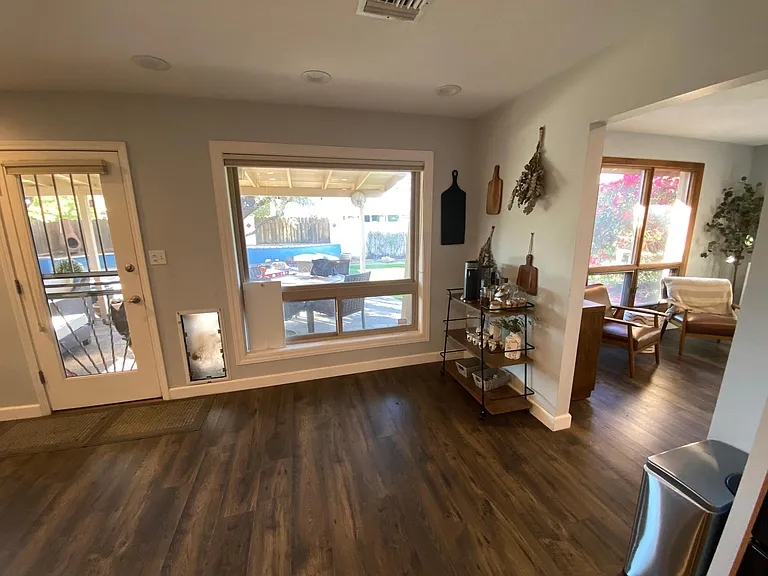 605 E La Jolla Dr — Photo 7