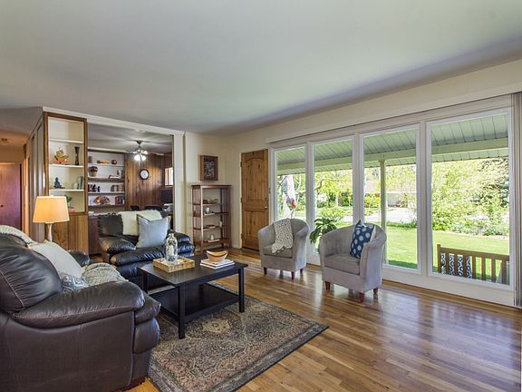 4th image of 2890 E Hillsden Dr