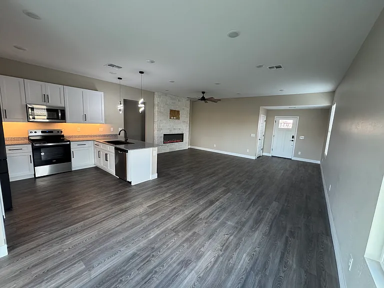 925 Jubal Ln — Photo 8