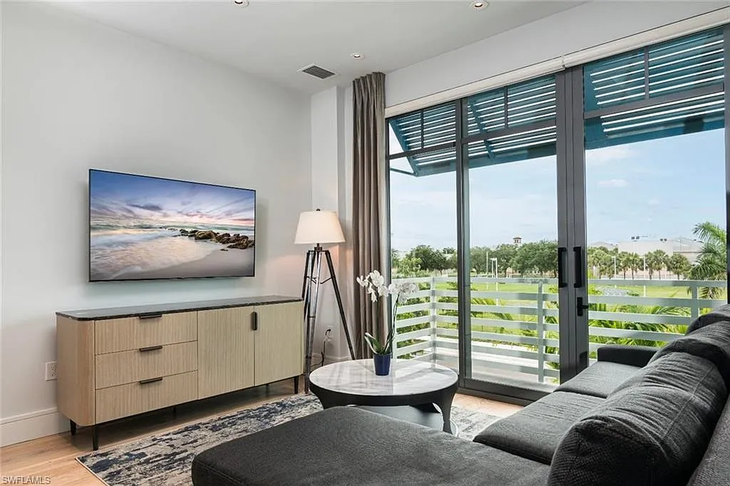 1 bed, 2.0 bath, 1190 sqft, $14,175 — Photo 3