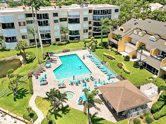 5th image of 8200 Lakeshore Dr #4020