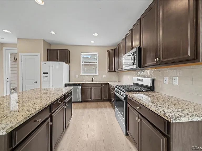 4937 S Addison Way — Photo 4