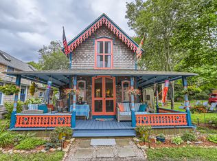 16 Victorian Park, Oak Bluffs, MA 02557