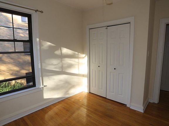 3rd image of 5931 N Paulina St #201