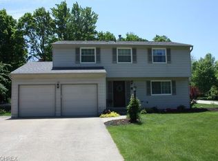4740 Treetop Dr, Akron, OH 44321