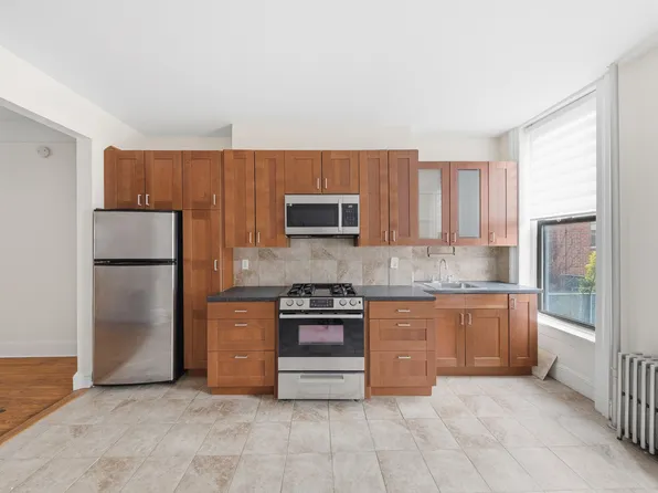 584 Sixth Avenue image 3 of 12