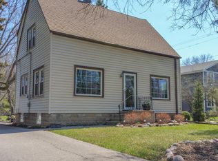 1510 S Sunny Slope Rd, New Berlin, WI 53151
