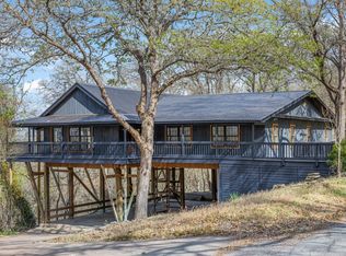 316 Valley View Dr, La Grange, TX 78945