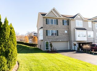 2001 Ashburn Ct, Jeannette, PA 15644