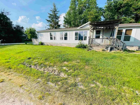 412 W Jackson Ave, Farina, IL 62838