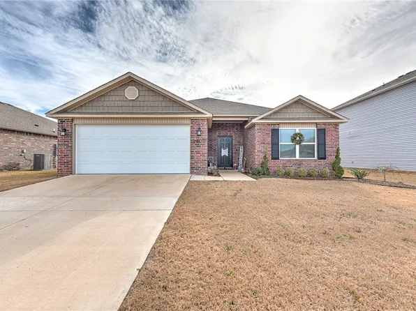 2400 E Fennec St, Siloam Springs, AR 72761