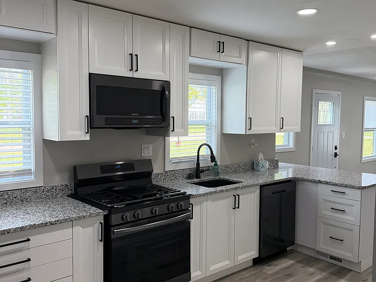 825 Westwood Blvd — Photo 3