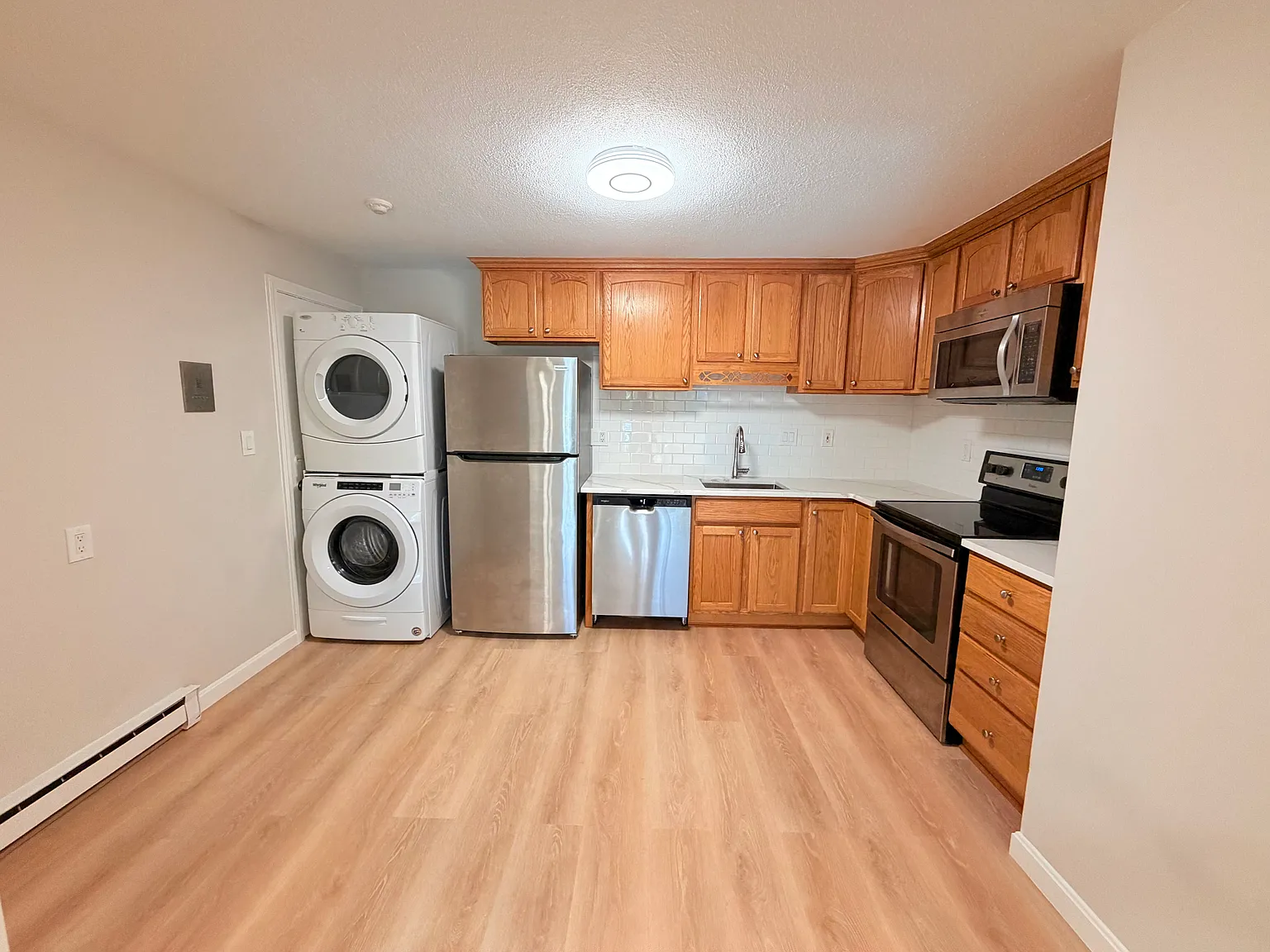 2 bed, 725 sqft, $2,300 — Photo 4
