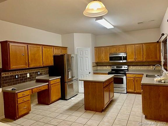2nd image of 10540 Adlin Ave