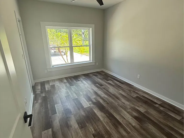218 East St — Photo 6