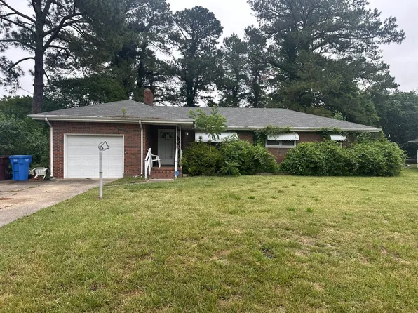 105 Cottonwood Ln, Chesapeake, VA 23320