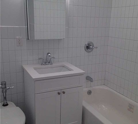 3rd image of 14945 Northern Blvd #1V