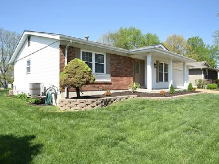 297 Village Creek Dr — Photo 2
