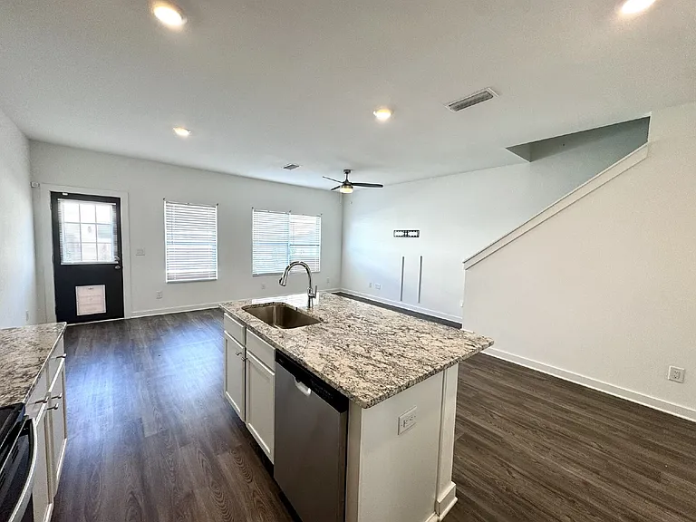 5889 Tyndall Pl — Photo 7