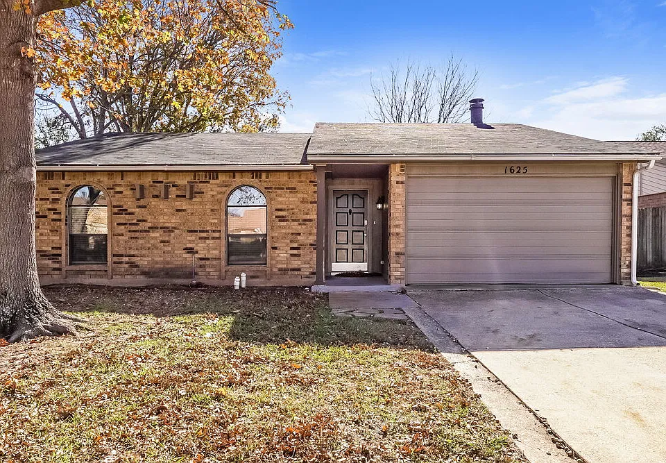 1625 Clark Trl
