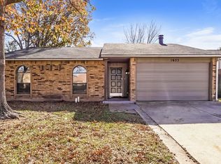 1625 Clark Trl, Grand Prairie, TX 75052