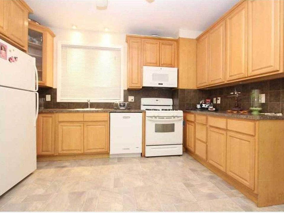 2nd image of 12317 25th Ave
