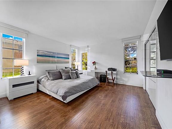 2nd image of 808 Cypress Blvd APT 101
