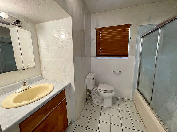 4th image of 3954 Broadmoor Dr
