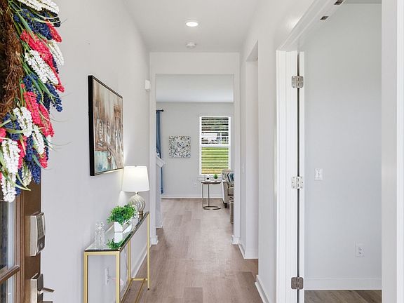 2nd image of 409 Irwin Way