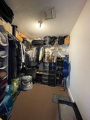 5th image of 4028 Crescent St Floor 2