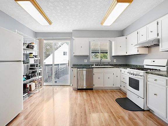 5th image of 3294 Tareyton Dr