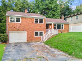 130 Gail Dr, Waterbury, CT 06704