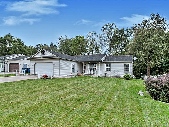 2nd image of 3642 Pristine Ave