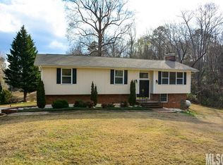 5225 Wolfe Rd, Hickory, NC 28601