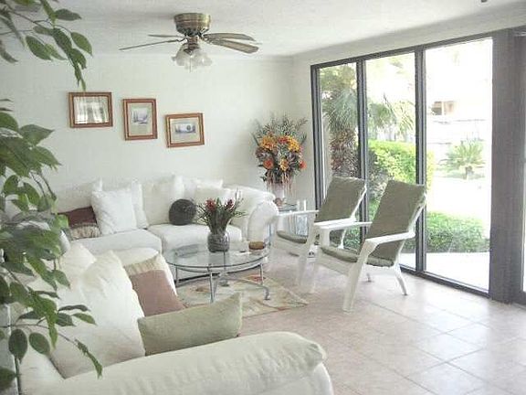5th image of 8570 Evangeline Dr