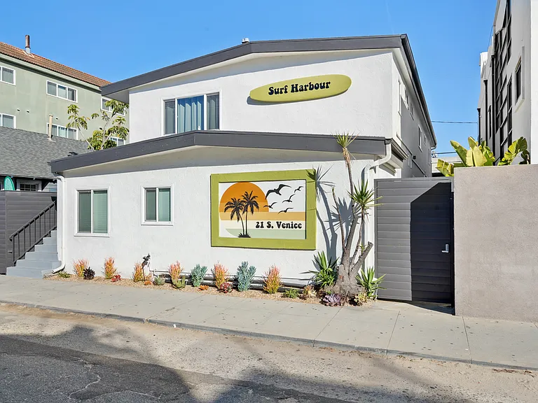 21 S Venice Blvd — Photo 15
