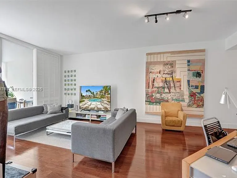 715 Crandon Blvd #406 — Photo 4