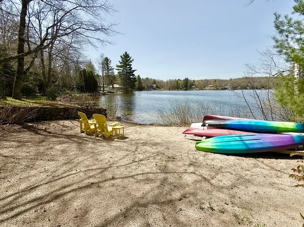 41 Pine Island Lk, Easthampton, MA 01027