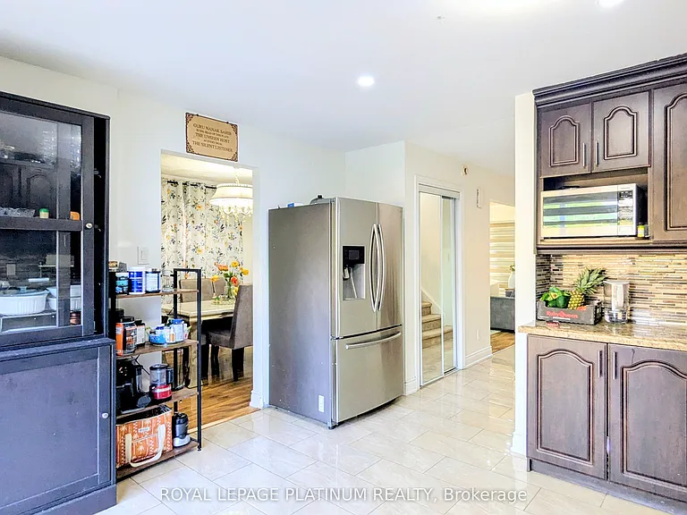 4 Gervais Dr — Photo 15