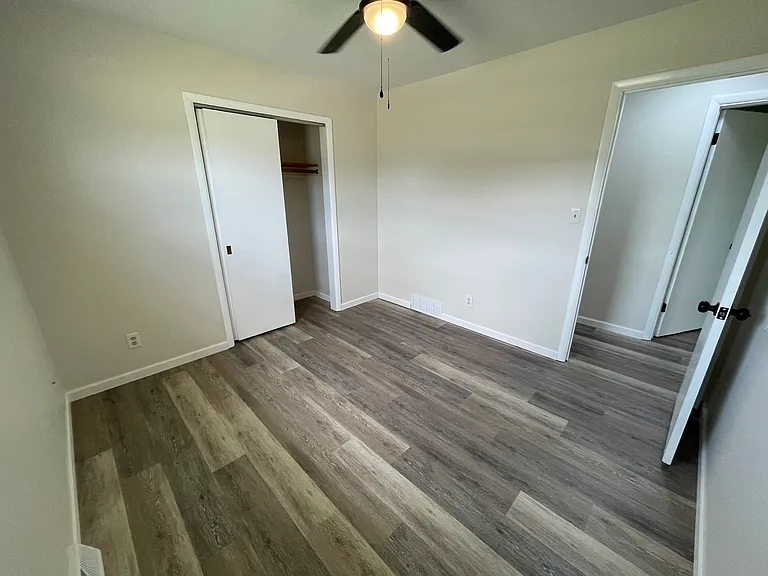 2207 Clark Ln — Photo 23
