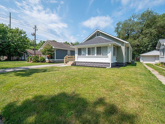 3rd image of 4904 Hillside Ave