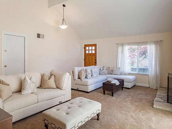 3rd image of 417 San Vincente Cir