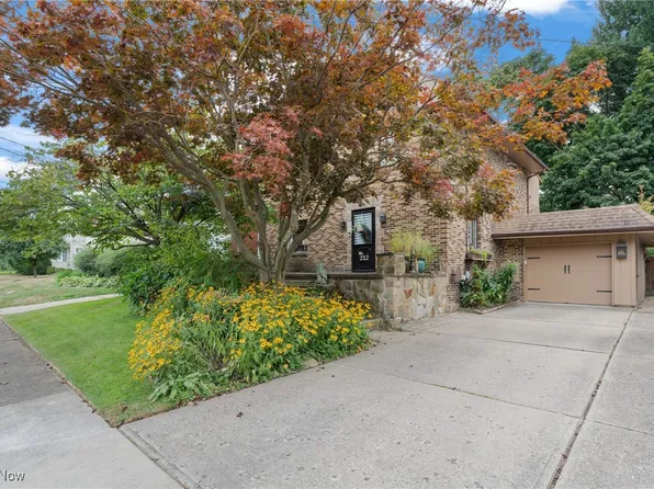 212 6th St NE, North Canton, OH 44720