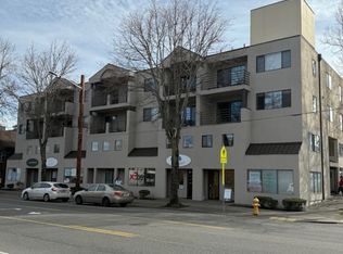 3622 California Ave SW APT 201, Seattle, WA 98116